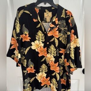 NWOT Jamaica Jaxx “L”, silk Hawaiian button-down, Vacation Mode, Luau, Beachy